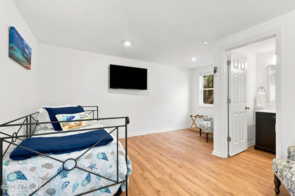 102 Alex Court Emerald Isle, NC 28594