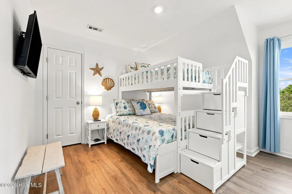 102 Alex Court Emerald Isle, NC 28594