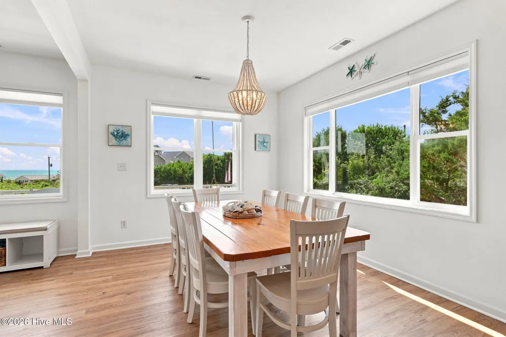 102 Alex Court Emerald Isle, NC 28594