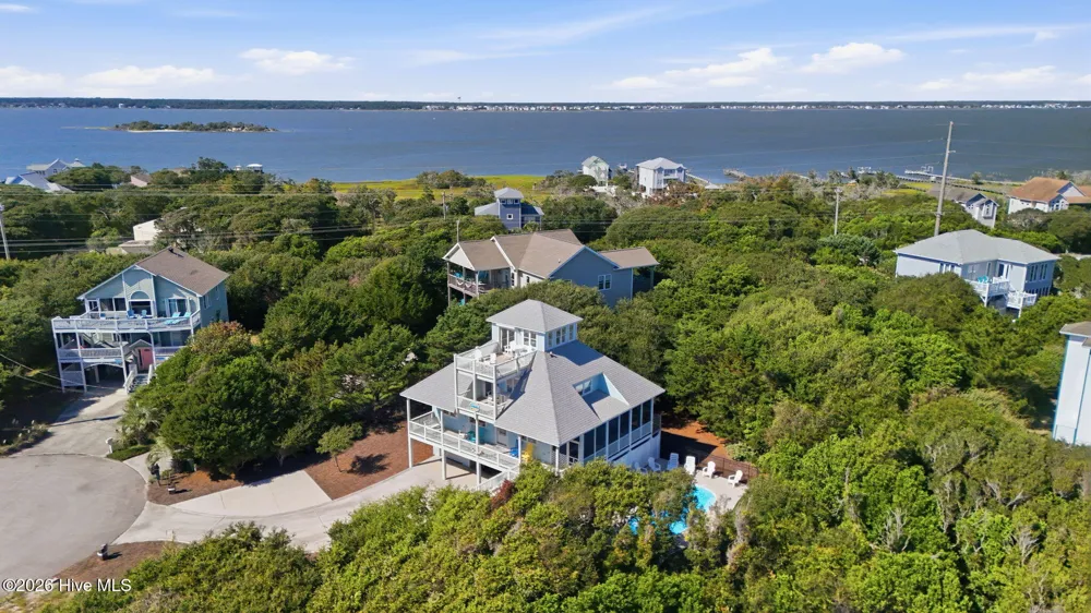 102 Alex Court Emerald Isle, NC 28594