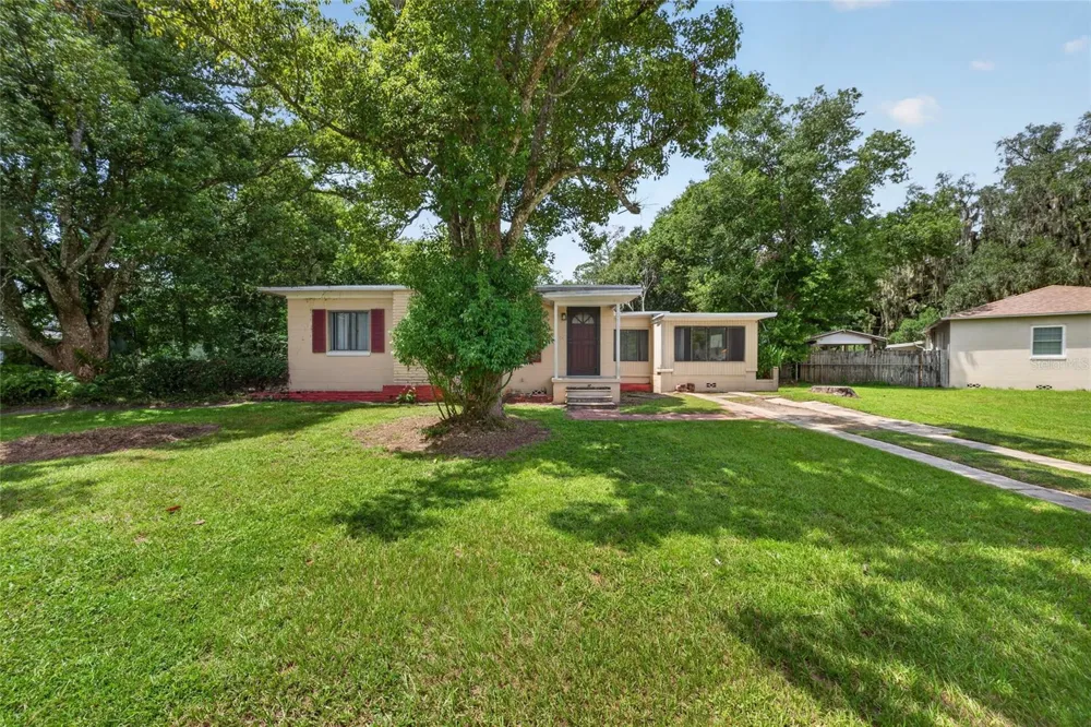 2402 S SUMMERLIN AVENUE Sanford, FL 32771