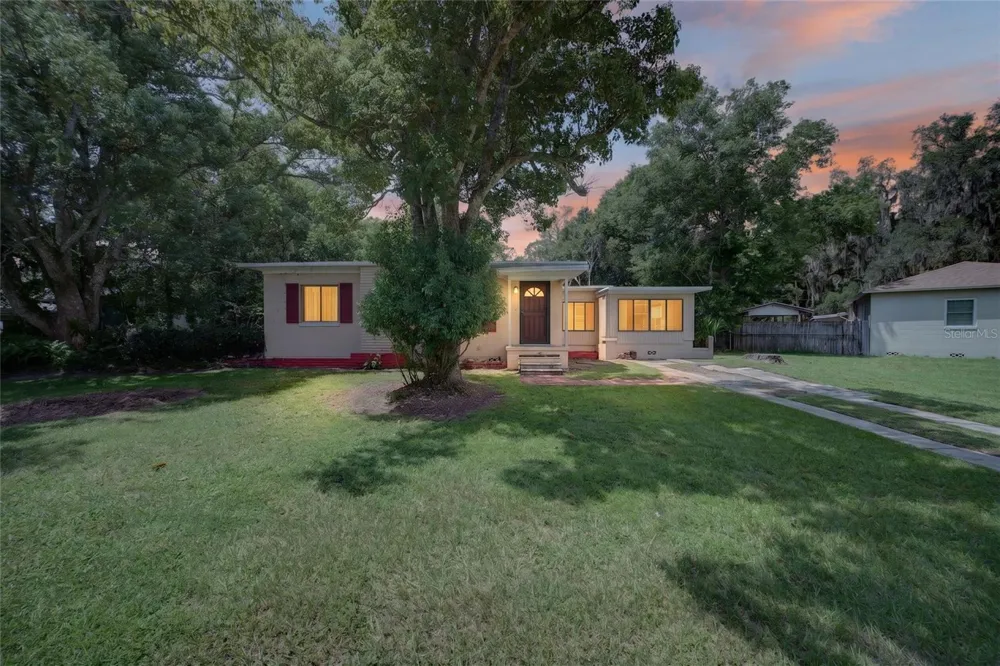 2402 S SUMMERLIN AVENUE Sanford, FL 32771
