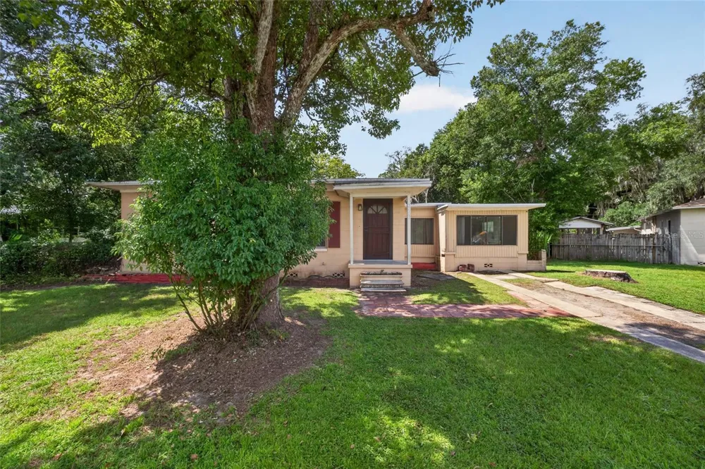 2402 S SUMMERLIN AVENUE Sanford, FL 32771