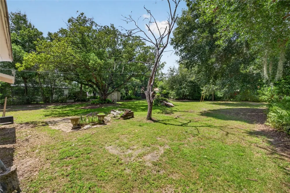 2402 S SUMMERLIN AVENUE Sanford, FL 32771