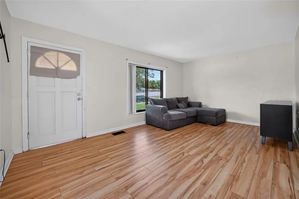 2402 S SUMMERLIN AVENUE Sanford, FL 32771