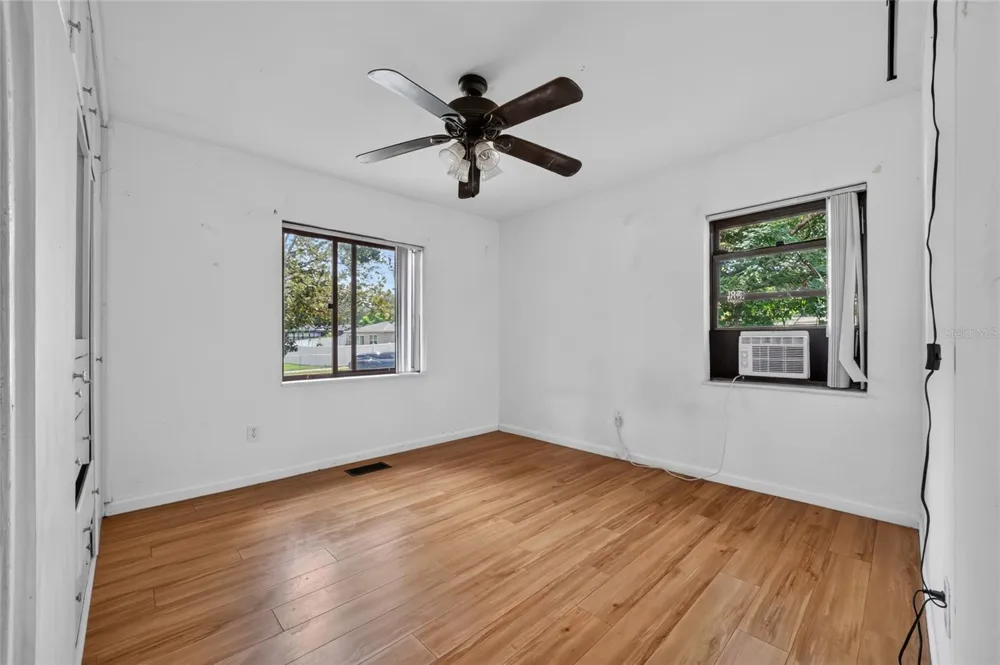 2402 S SUMMERLIN AVENUE Sanford, FL 32771