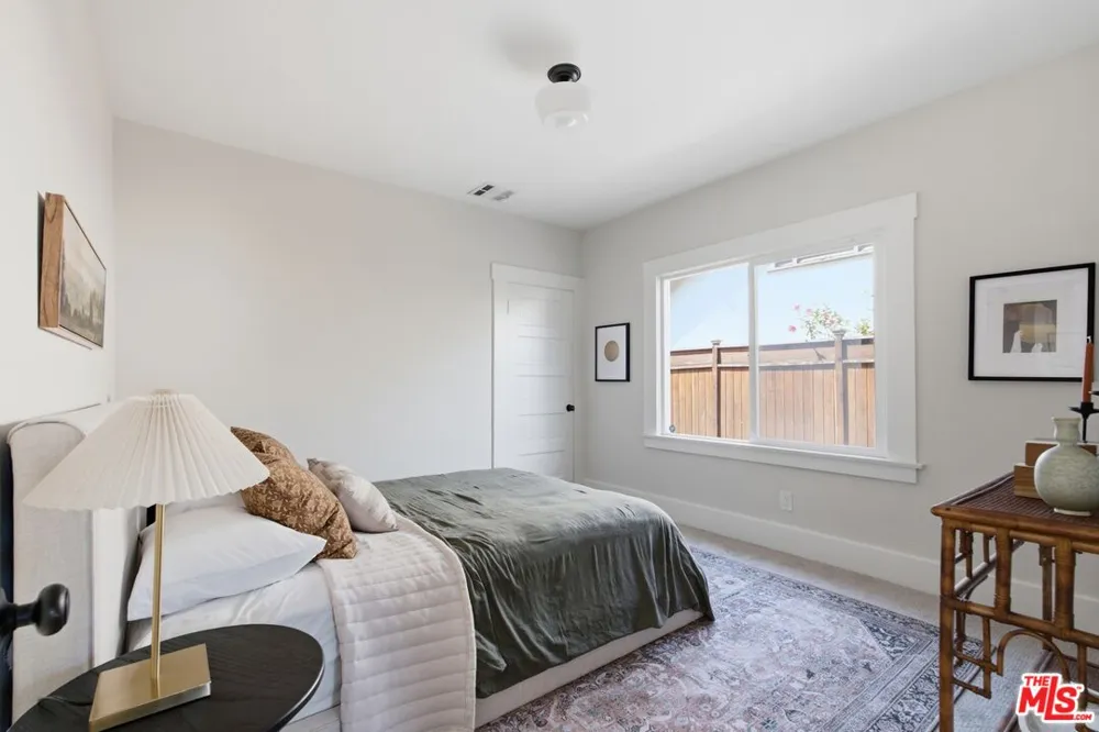2640 S Hobart Boulevard Los Angeles, CA 90018