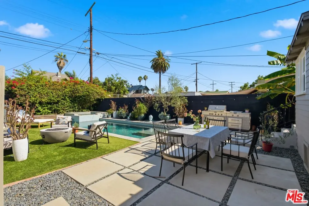 2640 S Hobart Boulevard Los Angeles, CA 90018