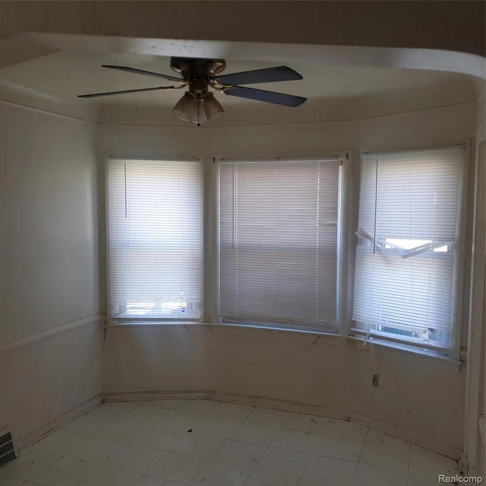 18231 PEMBROKE AVENUE Detroit City, MI 48219