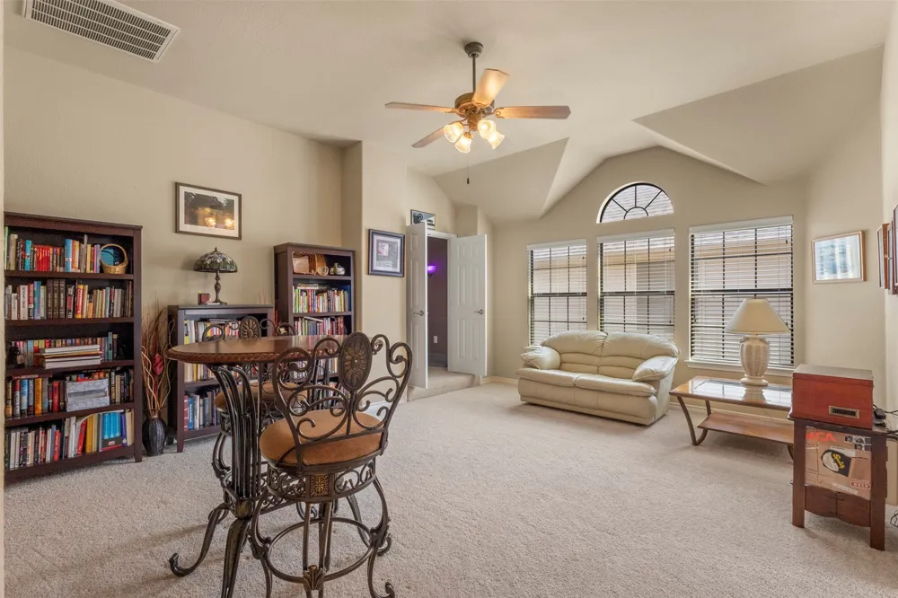 7256 Rueda Grand Prairie, TX 75054