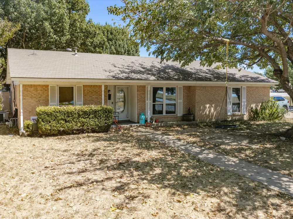 100 NW Jill Ann Drive Burleson, TX 76028