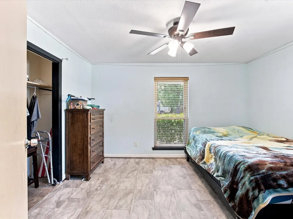 100 NW Jill Ann Drive Burleson, TX 76028