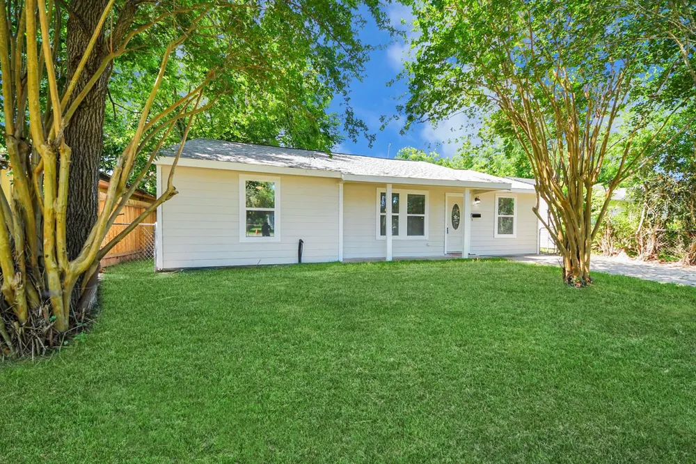 4914 Angleton Street Houston, TX 77033