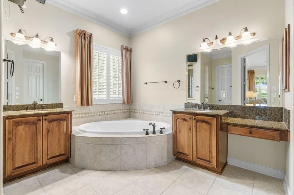 11431 Legend Manor Drive Houston, TX 77082