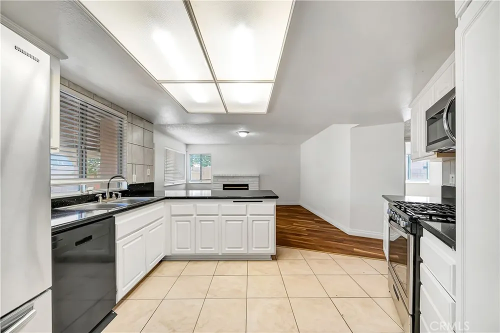 44636 17th St East E Lancaster, CA 93535