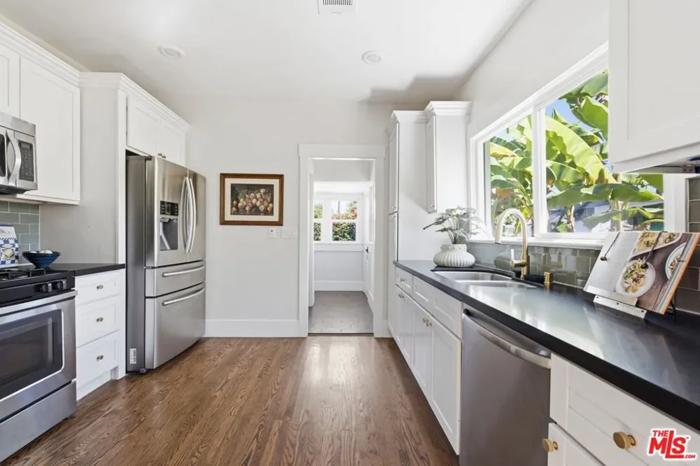 2640 S Hobart Boulevard Los Angeles, CA 90018
