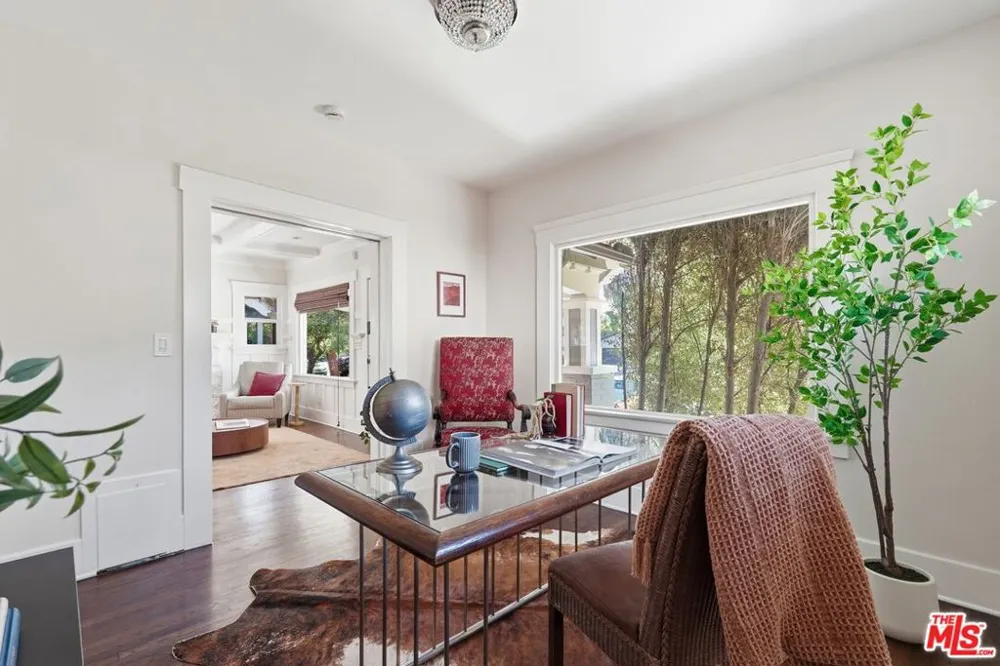 2640 S Hobart Boulevard Los Angeles, CA 90018