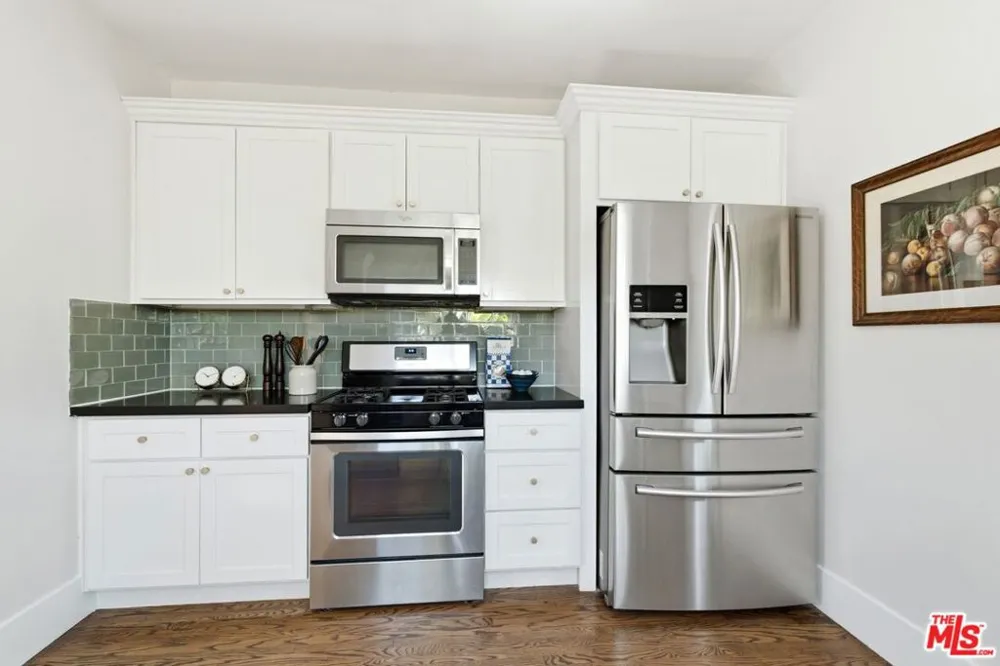 2640 S Hobart Boulevard Los Angeles, CA 90018