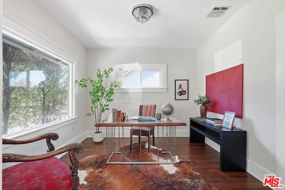 2640 S Hobart Boulevard Los Angeles, CA 90018