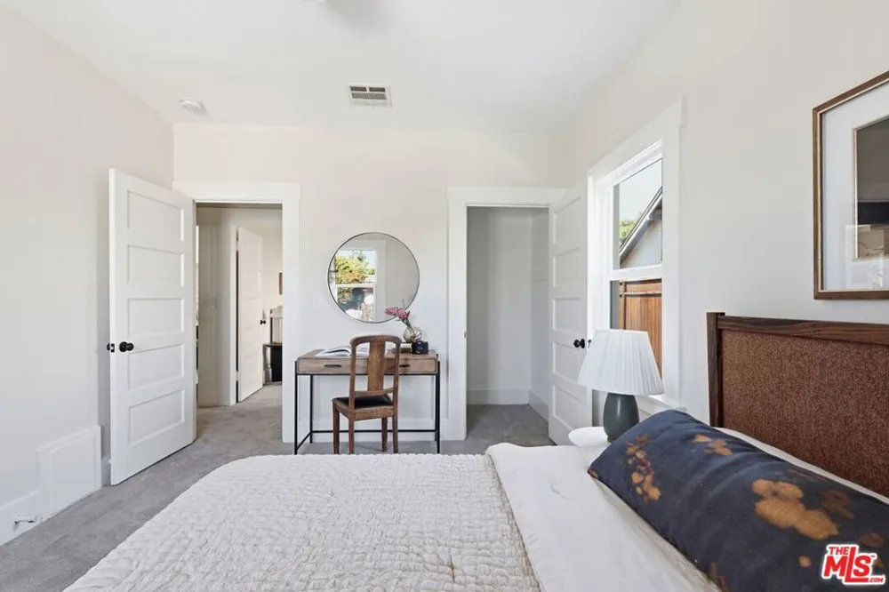 2640 S Hobart Boulevard Los Angeles, CA 90018
