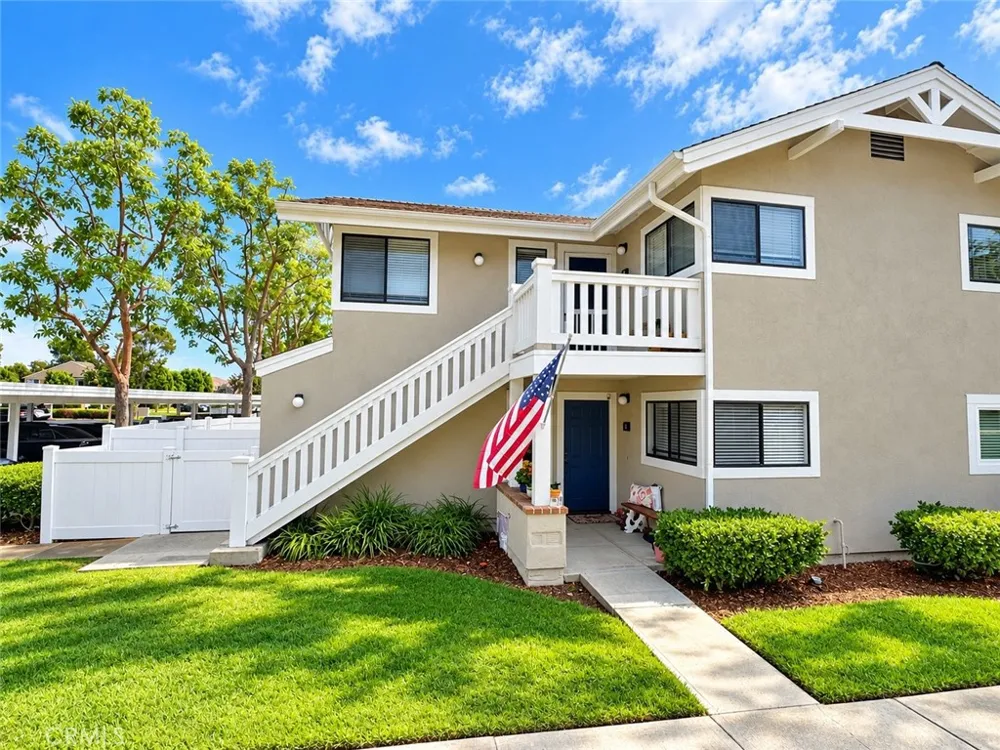 165 Tarocco Irvine, CA 92618