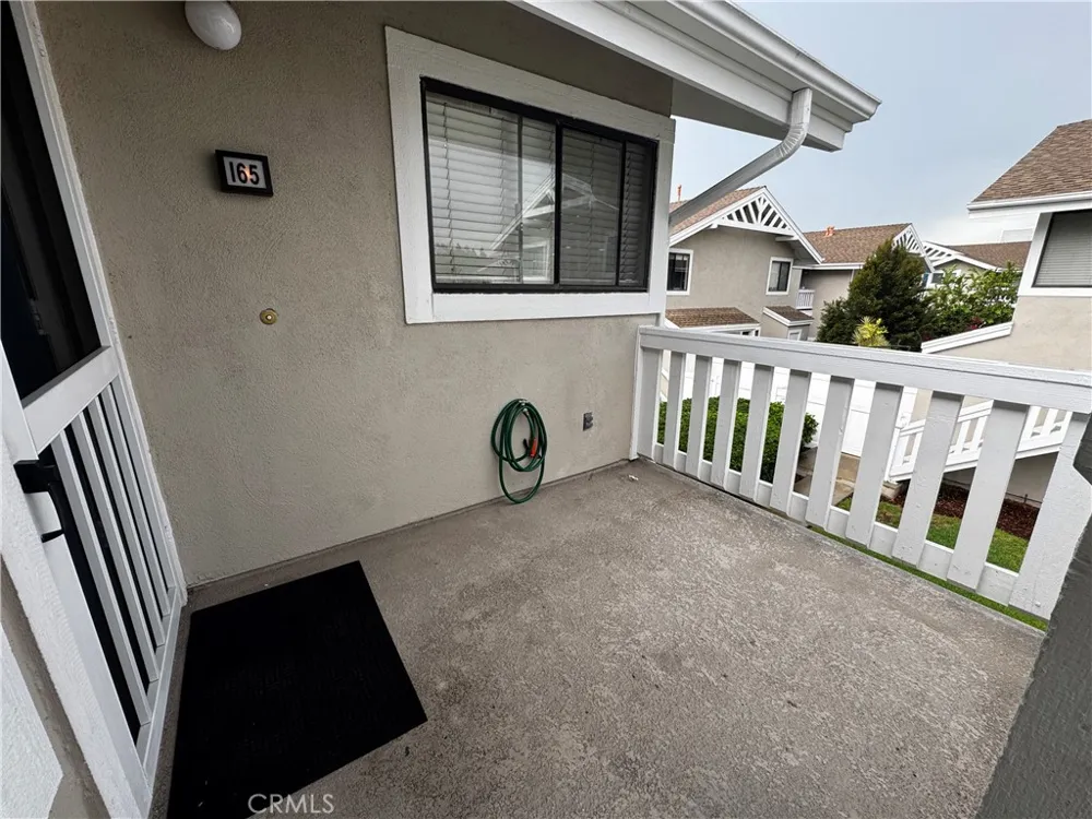 165 Tarocco Irvine, CA 92618