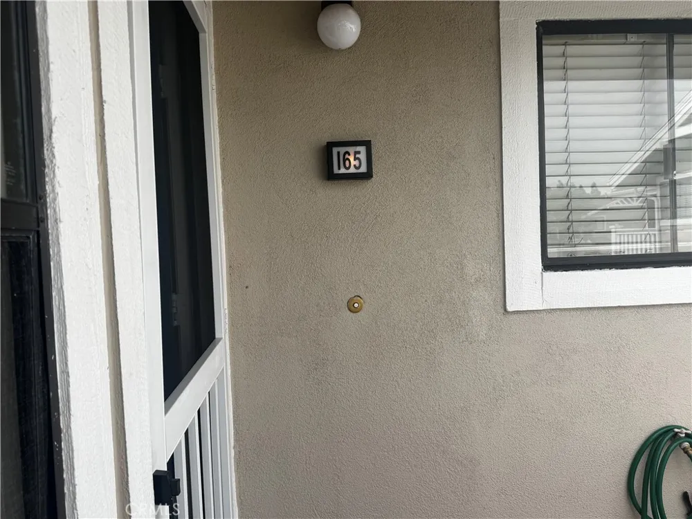 165 Tarocco Irvine, CA 92618
