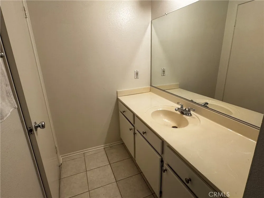 165 Tarocco Irvine, CA 92618