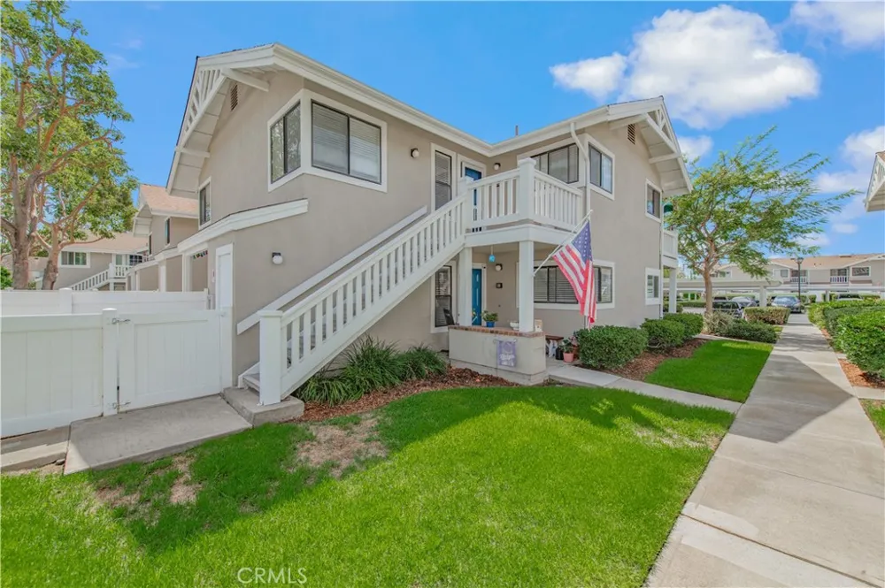 165 Tarocco Irvine, CA 92618