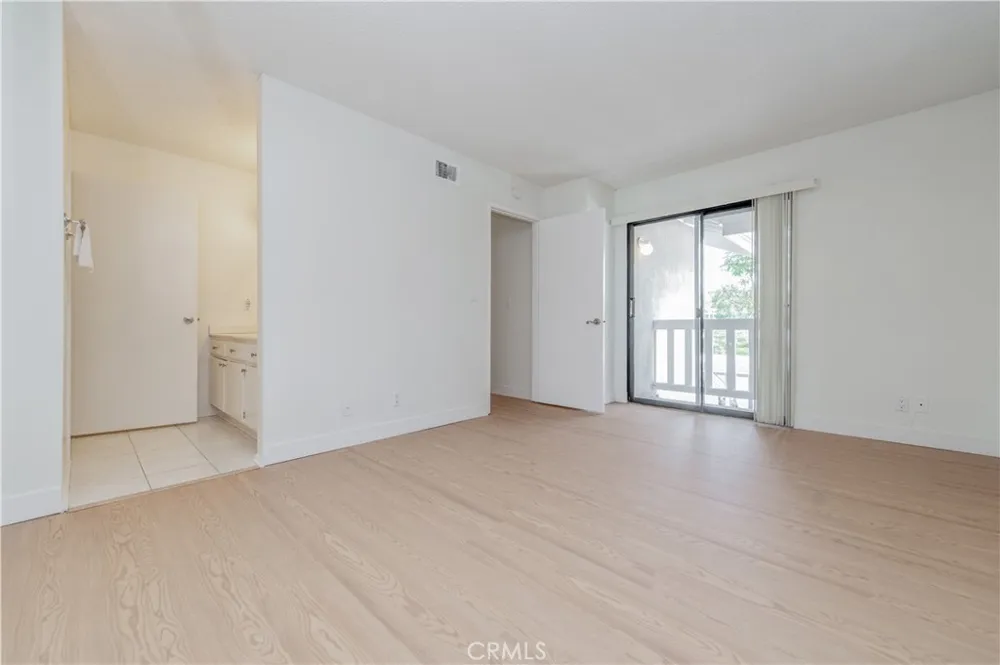 165 Tarocco Irvine, CA 92618