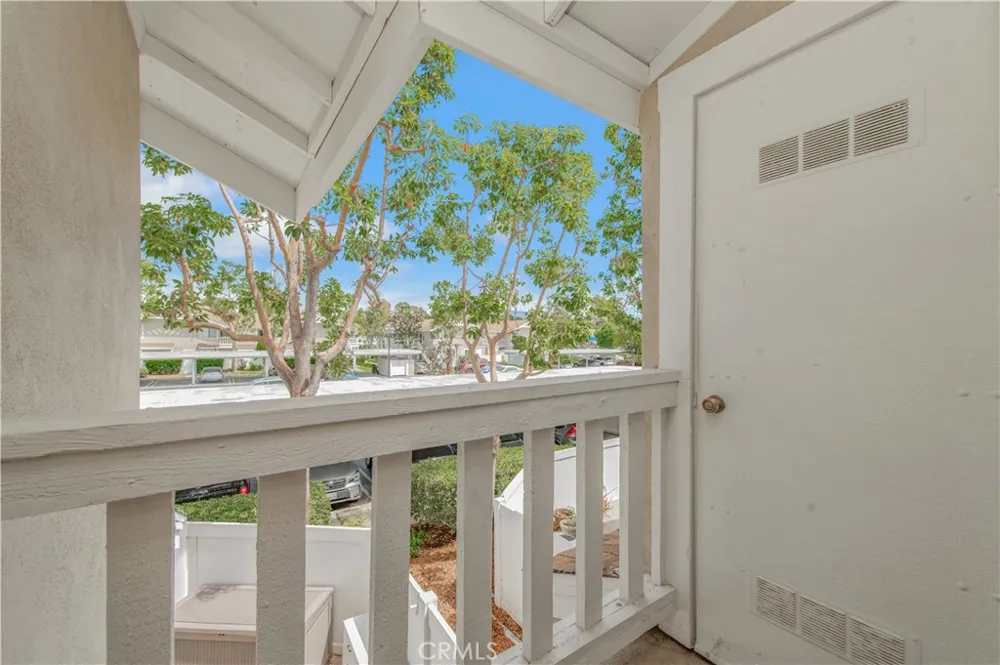 165 Tarocco Irvine, CA 92618