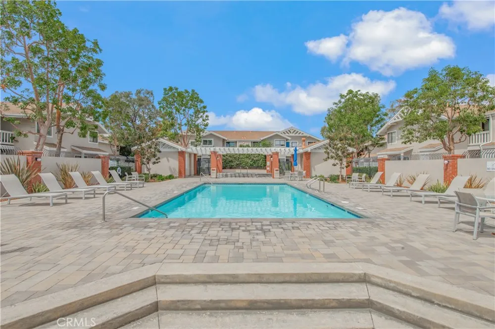 165 Tarocco Irvine, CA 92618