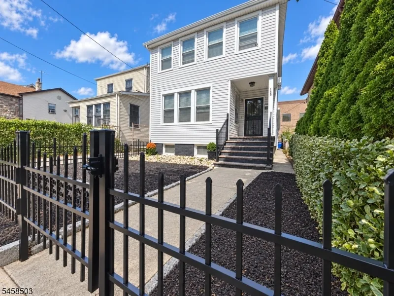 155 Weequahic Ave Newark City, NJ 07112