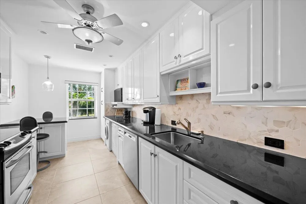 1205 E SANDY LANE E #249 Singer Island, FL 33404