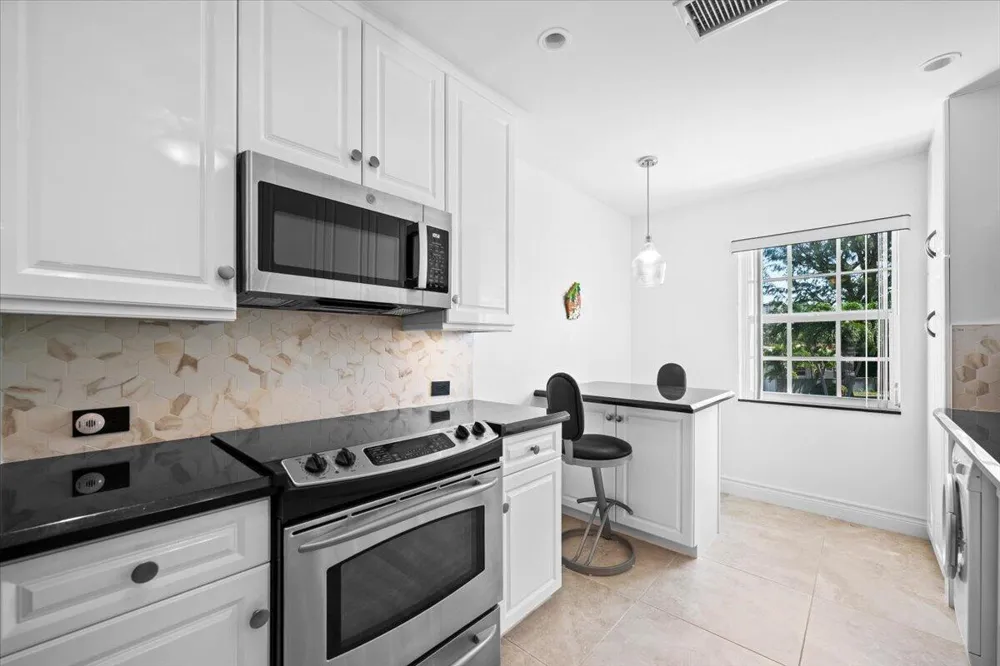 1205 E SANDY LANE E #249 Singer Island, FL 33404