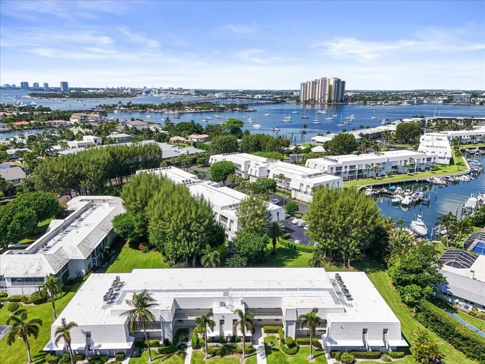 1205 E SANDY LANE E #249 Singer Island, FL 33404