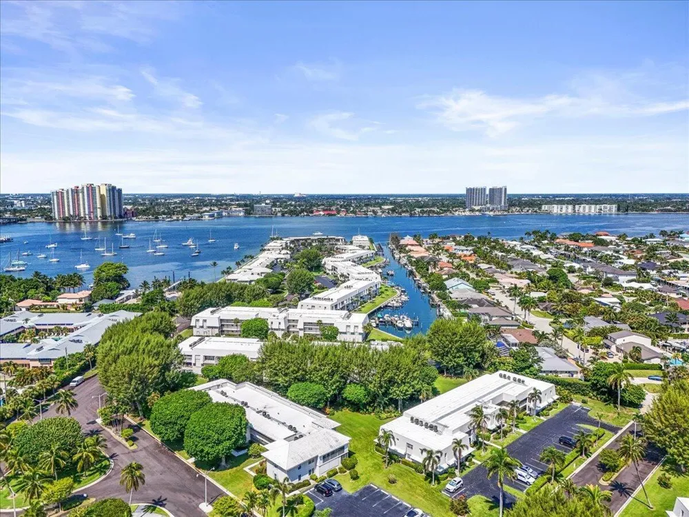 1205 E SANDY LANE E #249 Singer Island, FL 33404