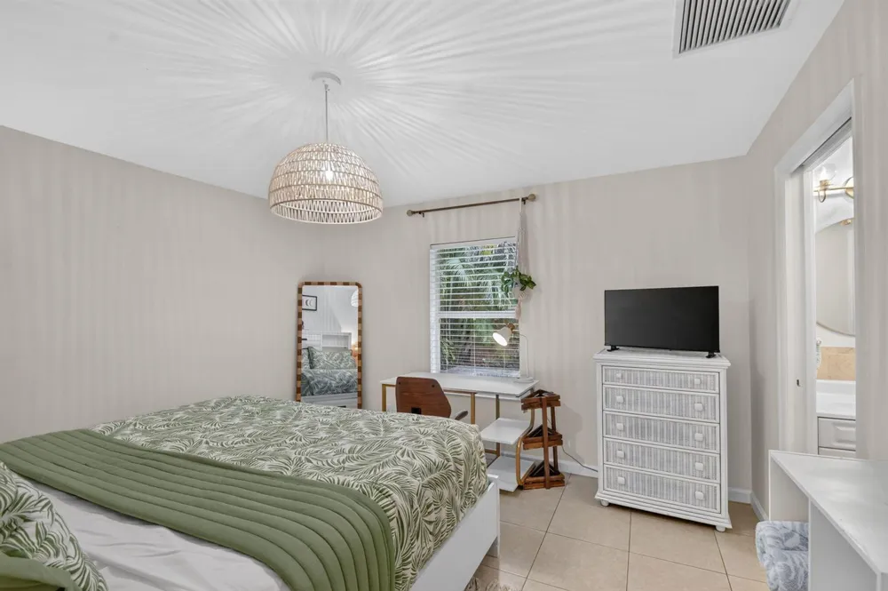 4311 GARDEN AVENUE West Palm Beach, FL 33405