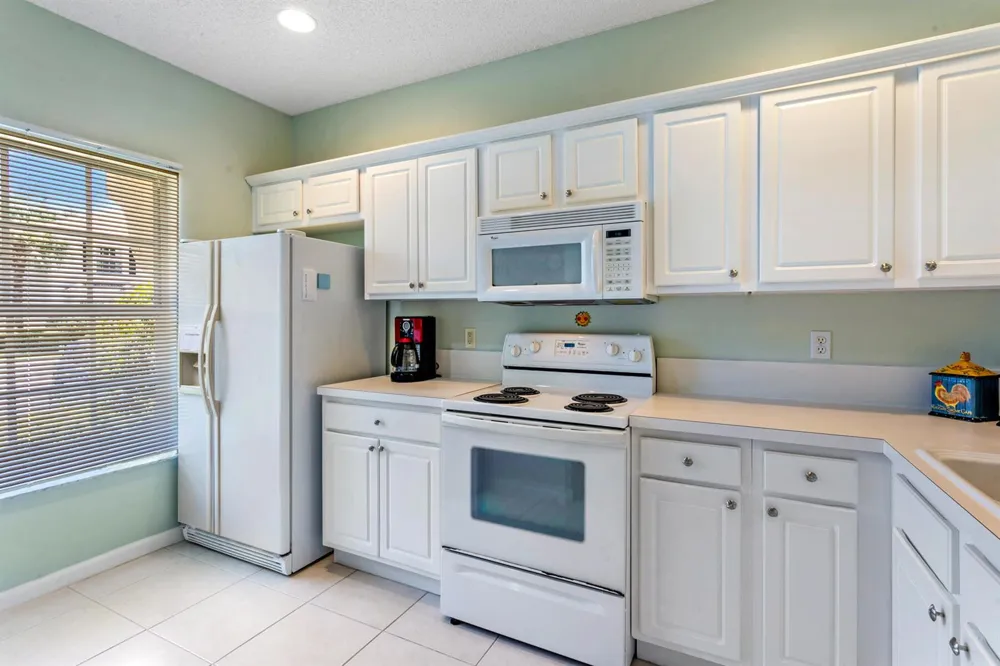 4976 PALMBROOKE CIRCLE West Palm Beach, FL 33417