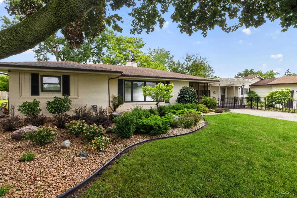 3850 Midland Road Saginaw Charter Township, MI 48603