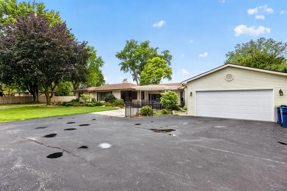 3850 Midland Road Saginaw Charter Township, MI 48603