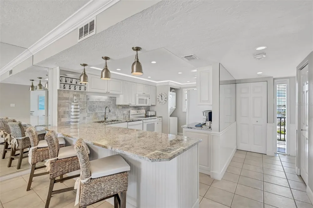 6480 MIDNIGHT PASS ROAD #612 Sarasota, FL 34242