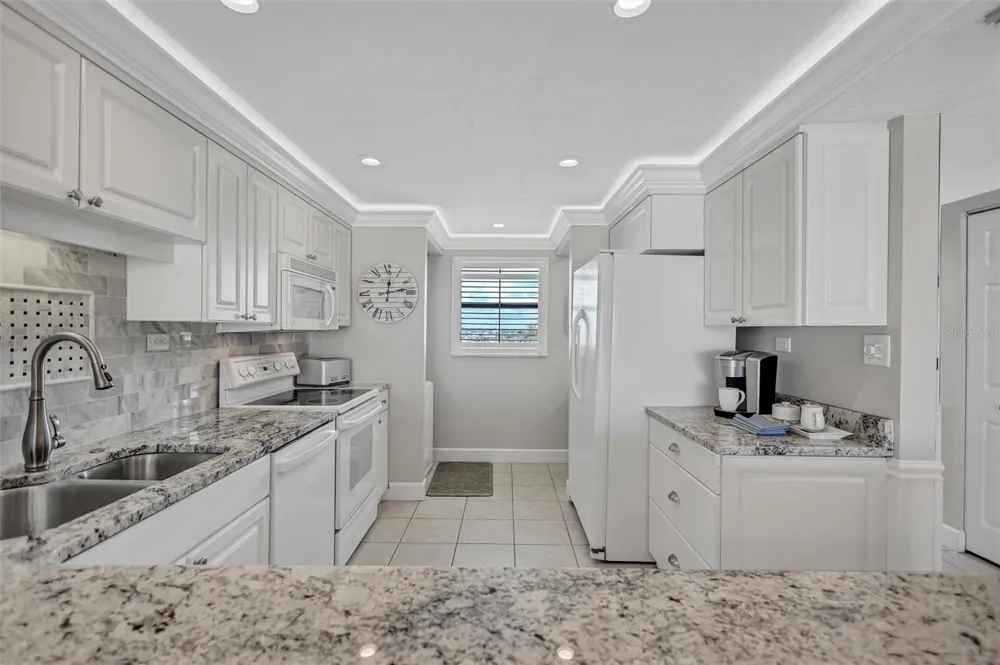 6480 MIDNIGHT PASS ROAD #612 Sarasota, FL 34242