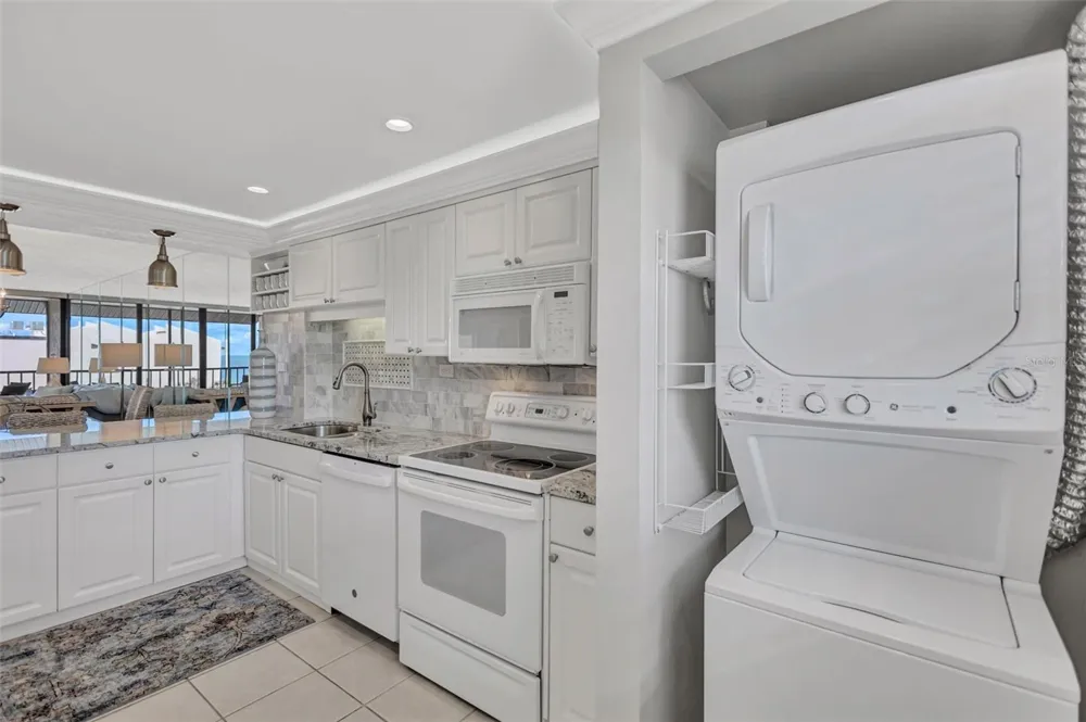 6480 MIDNIGHT PASS ROAD #612 Sarasota, FL 34242
