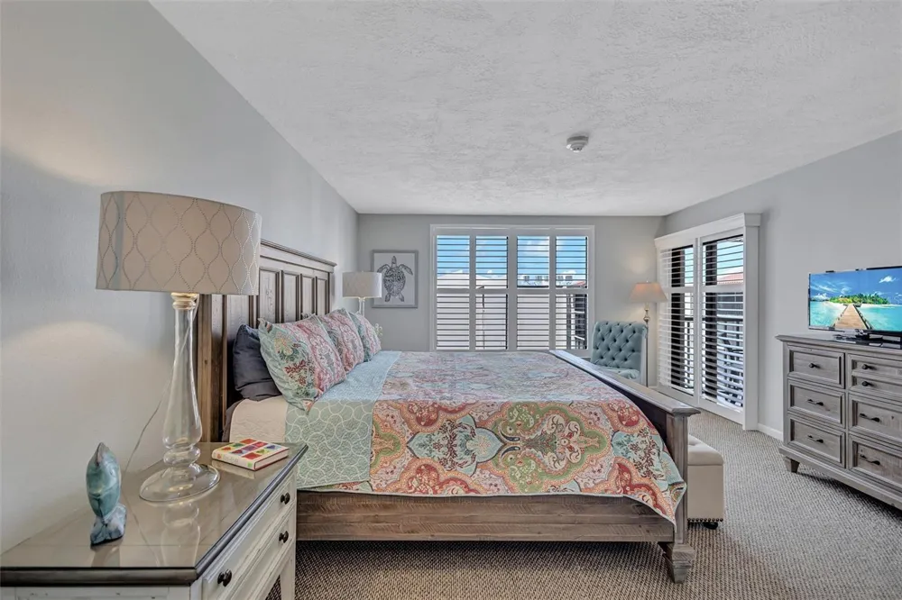 6480 MIDNIGHT PASS ROAD #612 Sarasota, FL 34242