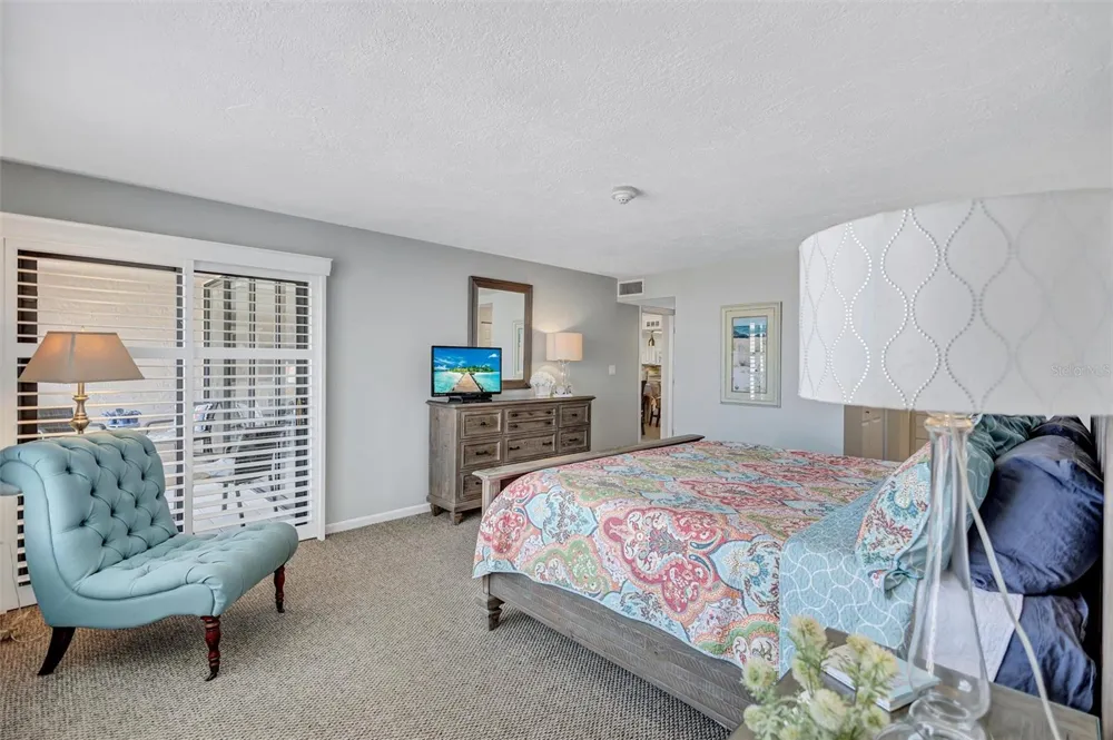 6480 MIDNIGHT PASS ROAD #612 Sarasota, FL 34242