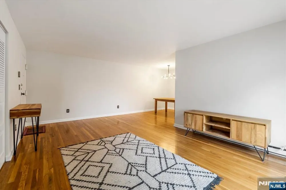 101 Orient Way 2D1 Rutherford, NJ 07070