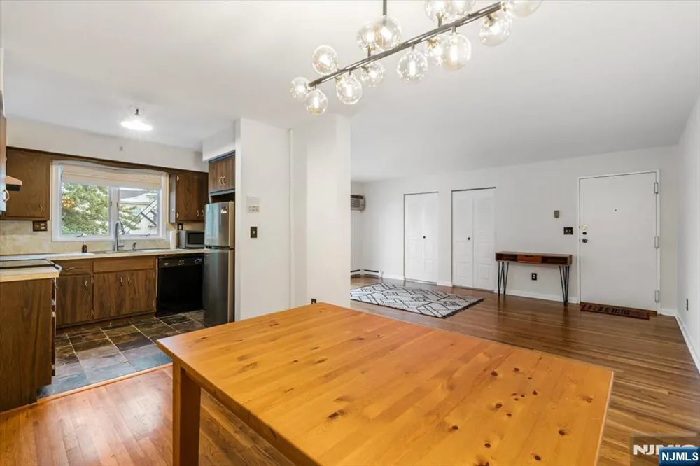 101 Orient Way 2D1 Rutherford, NJ 07070