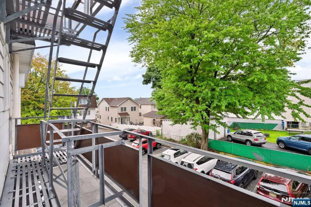 101 Orient Way 2D1 Rutherford, NJ 07070