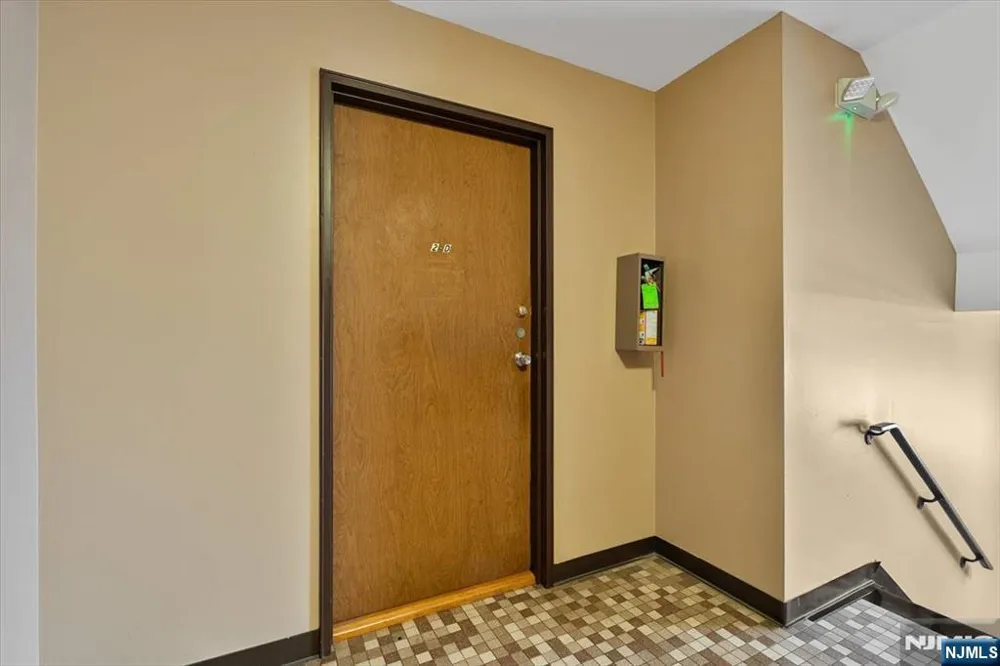 101 Orient Way 2D1 Rutherford, NJ 07070